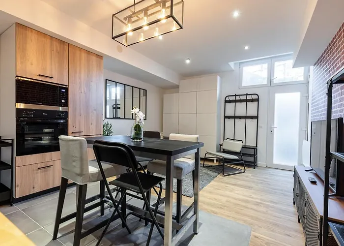 Loft Magnan - Parking - Ideal Couples -beach -tram & Supermarkets - New & Confort-ac *