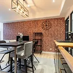 Loft Magnan - Parking - Ideal Couples -beach -tram & Supermarkets - New & Confort-ac Apartament Nicea