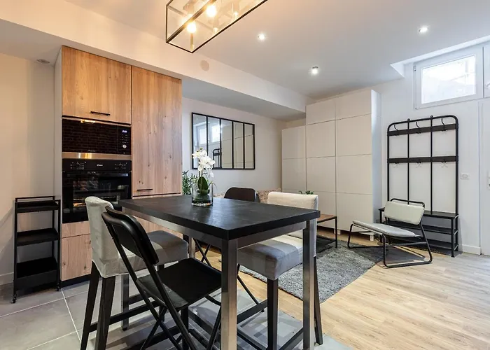 Loft Magnan - Parking - Ideal Couples -beach -tram & Supermarkets - New & Confort-ac *