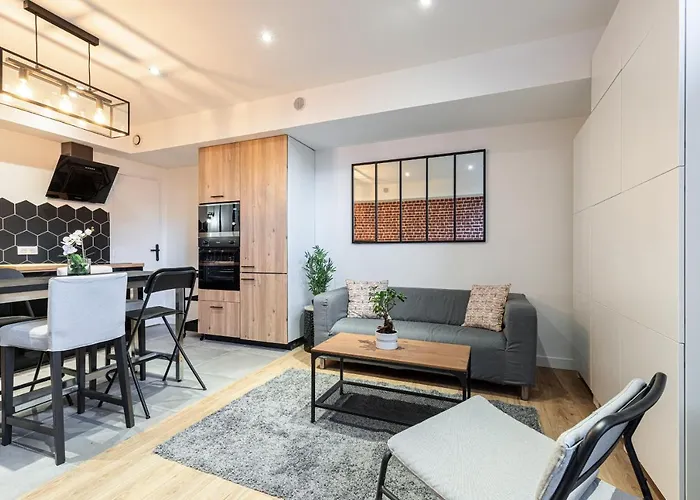 Loft Magnan - Parking - Ideal Couples -beach -tram & Supermarkets - New & Confort-ac * Nizza