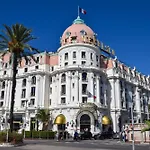 Loft Magnan - Parking - Ideal Couples -beach -tram & Supermarkets - New & Confort-ac Νίκαια