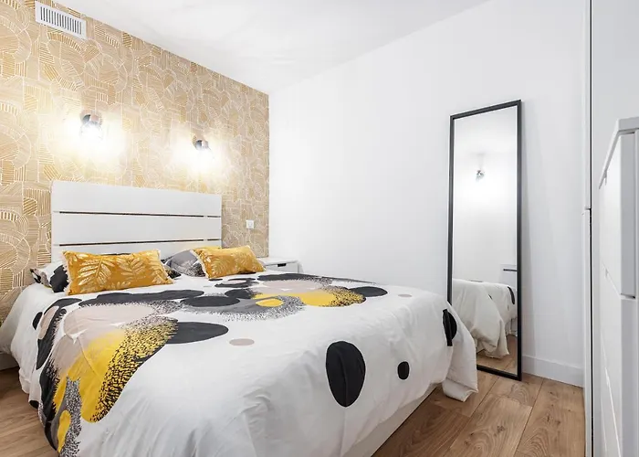Loft Magnan - Parking - Ideal Couples -beach -tram & Supermarkets - New & Confort-ac شقة *