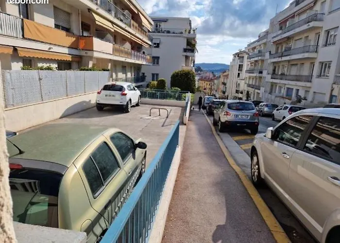 Loft Magnan - Parking - Ideal Couples -beach -tram & Supermarkets - New & Confort-ac شقة *